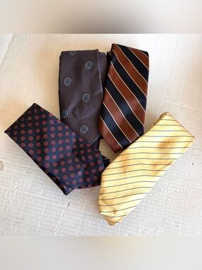 Men’s Ties Lot Of 4